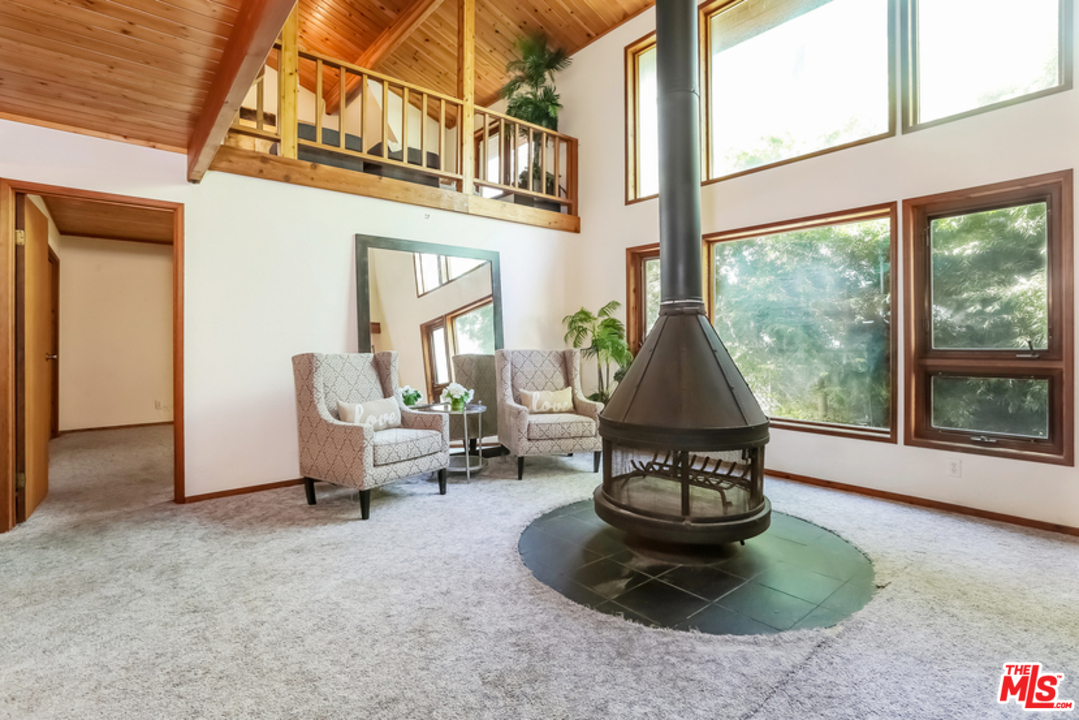 7727 West 82nd Street Playa del Rey, CA 90293 - Photo 2 of 29 Gallery Image 2