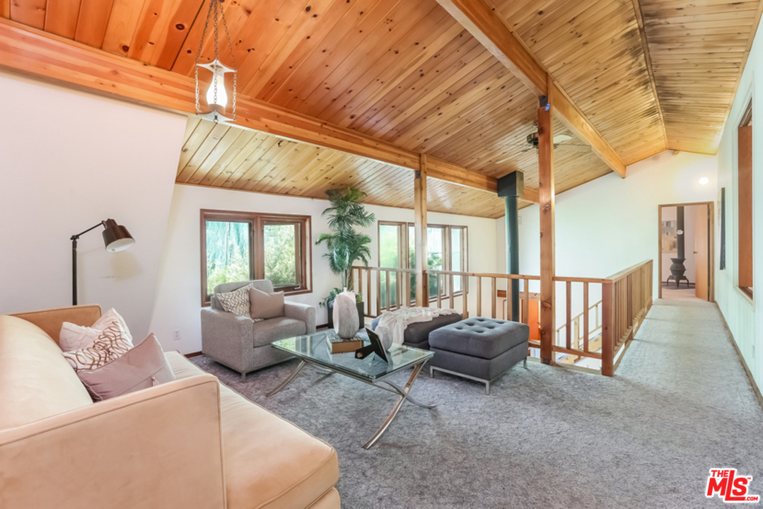 7727 West 82nd Street Playa del Rey, CA 90293 - Photo 17 of 29 Gallery Image 17