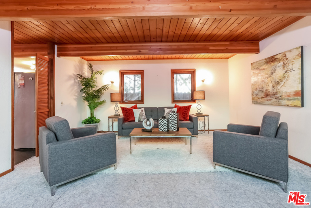 7727 West 82nd Street Playa del Rey, CA 90293 - Photo 3 of 29 Gallery Image 3