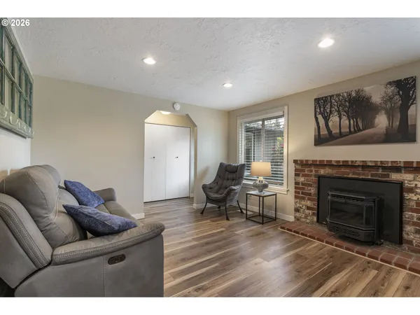 $469,900 | 21532 Southeast Alder Street, Gresham, OR 97030