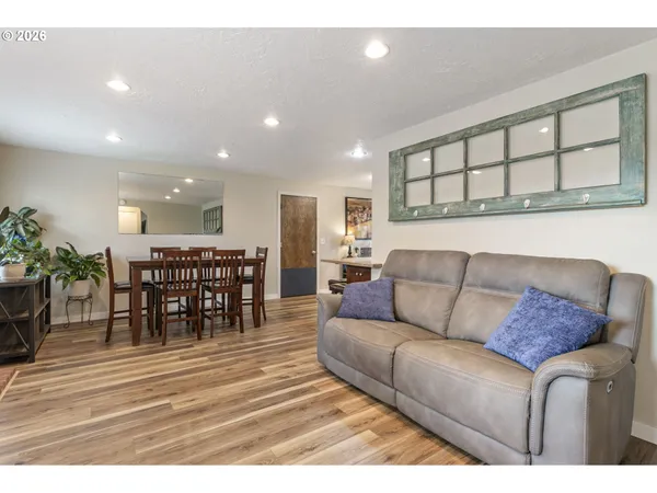 $469,900 | 21532 Southeast Alder Street, Gresham, OR 97030