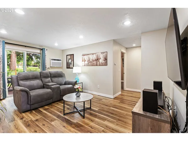 $469,900 | 21532 Southeast Alder Street, Gresham, OR 97030