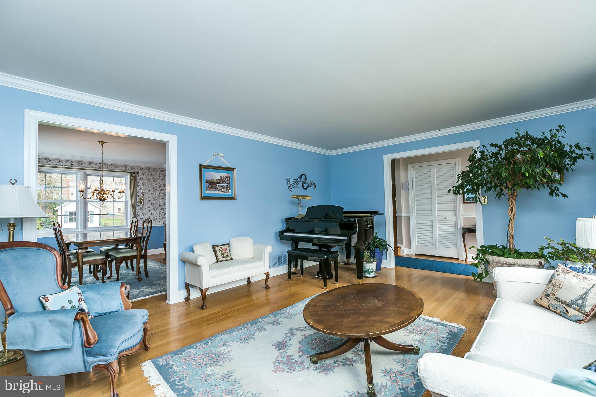 Wood Floors and Built-ins