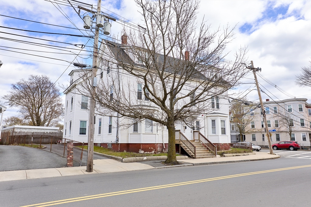 133 Chestnut Street Lynn, MA 01902 - Photo 3 of 20