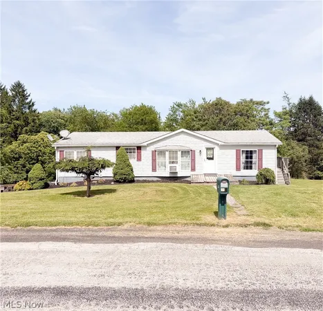 $179,900 | 1387 Co Highway 7/5, New Cumberland, WV 26047