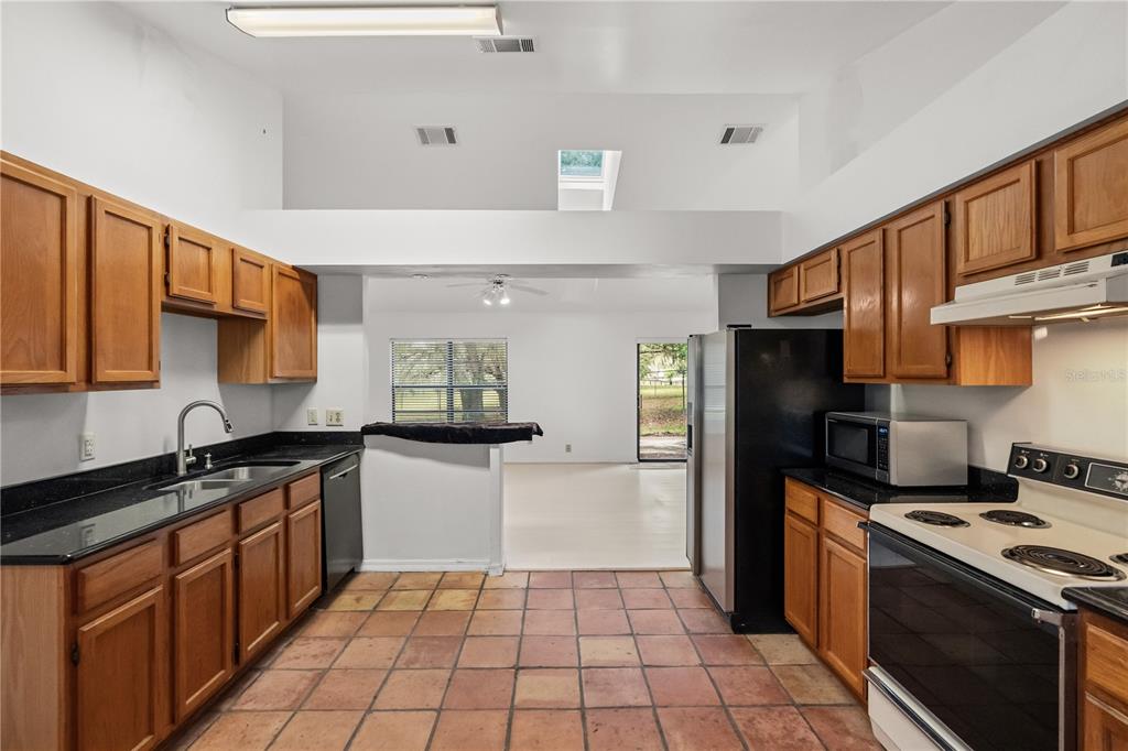 16104 Sandhill Road Winter Garden, FL 34787 - Photo 15 of 36