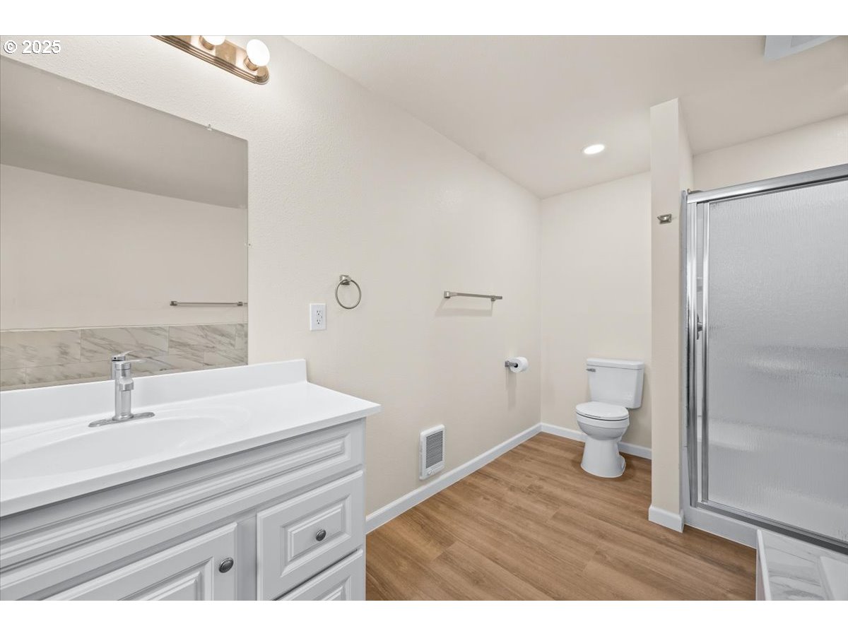 181 Oak Hollow Road Riddle, OR 97469 - Photo 16 of 27