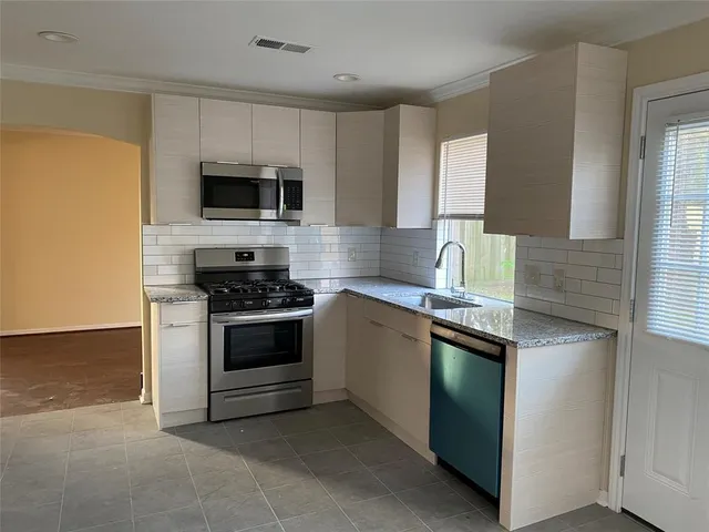 $2,100 | 5423 Gosforth Drive, Katy, TX 77449