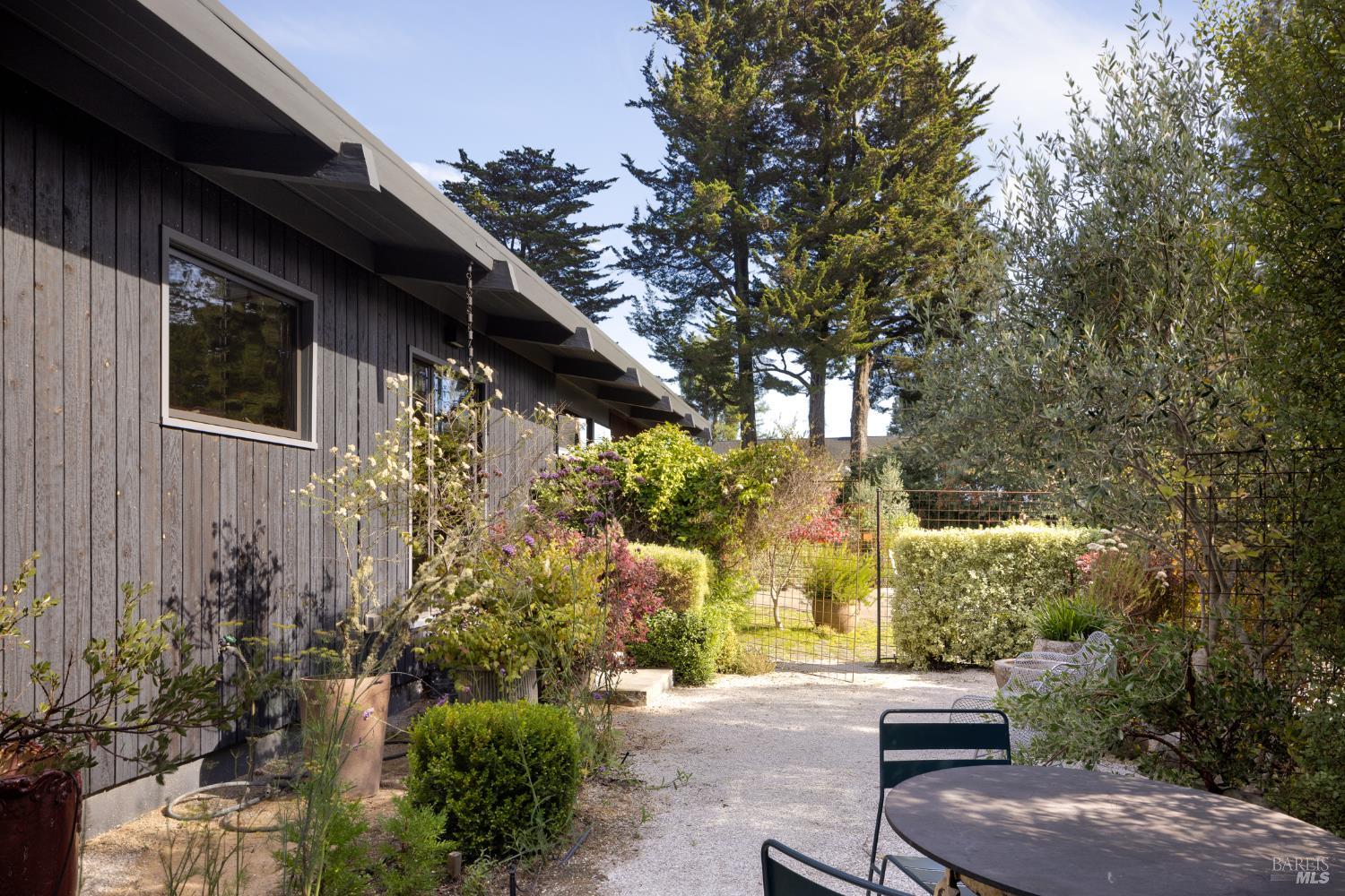 13 Ridge Avenue Mill Valley, CA 94941 - Photo 20 of 36 Gallery Image 20