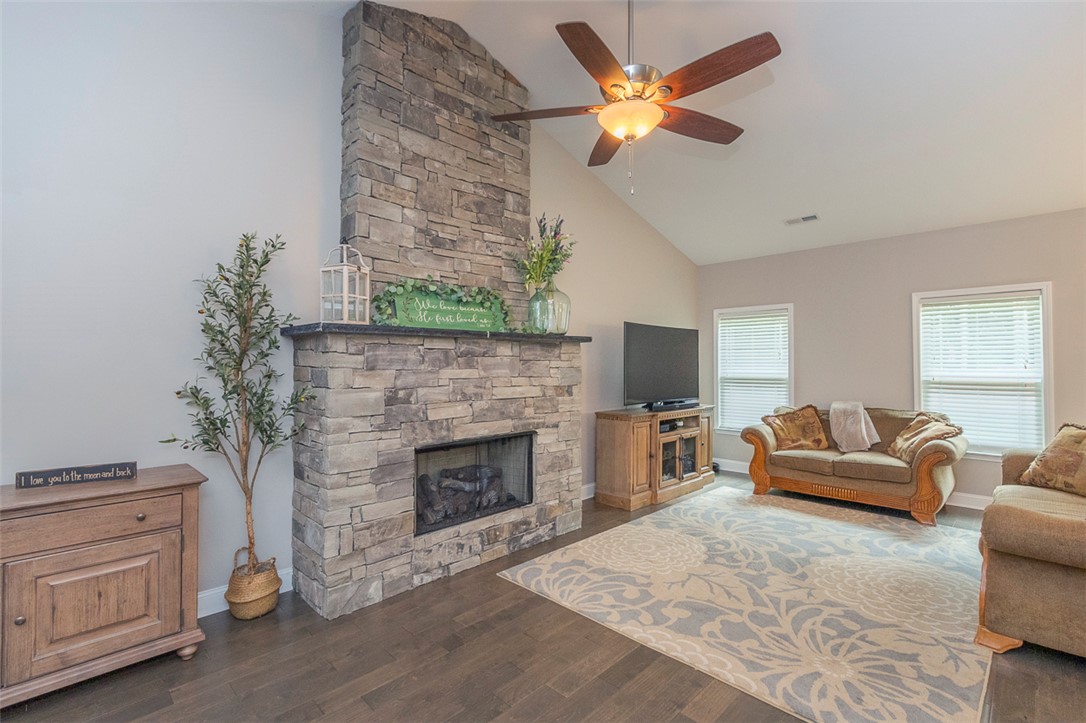 101 Pine Lake Ranch Belton, SC 29627 - Photo 5 of 45