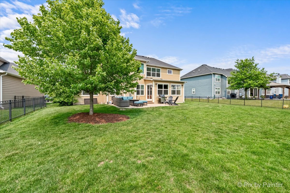 679 Slate Run Elgin, IL 60124 - Photo 34 of 49 Gallery Image 34