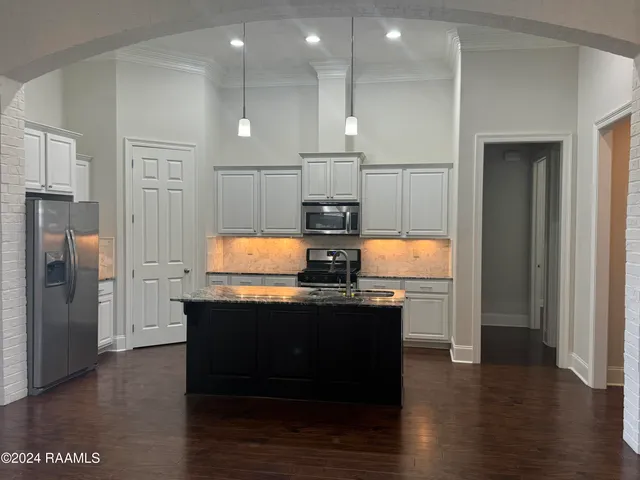 $2,250 | 216 Golden Cypress Drive, Youngsville, LA 70592