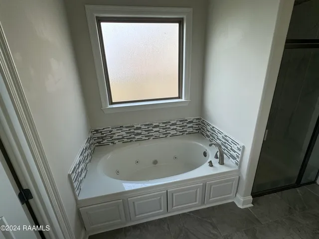 $2,250 | 216 Golden Cypress Drive, Youngsville, LA 70592