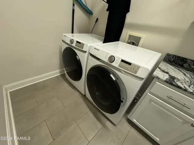 $2,250 | 216 Golden Cypress Drive, Youngsville, LA 70592