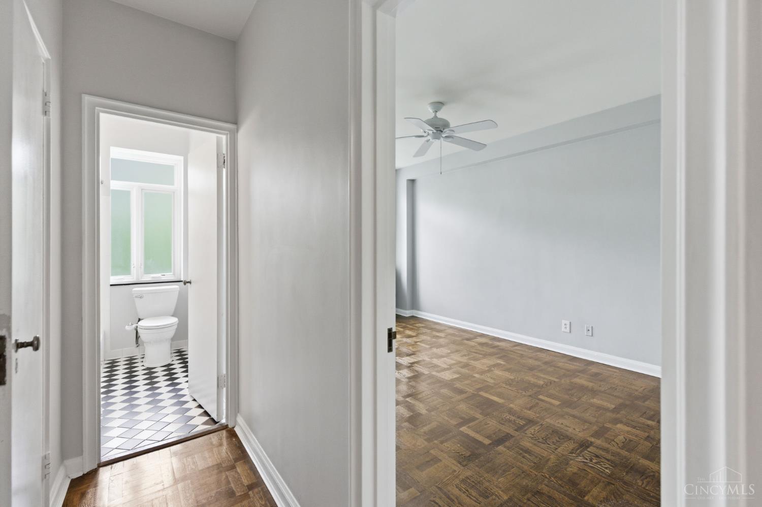 2372 Madison Road, Unit W3D Cincinnati, OH 45208 - Photo 25 of 54