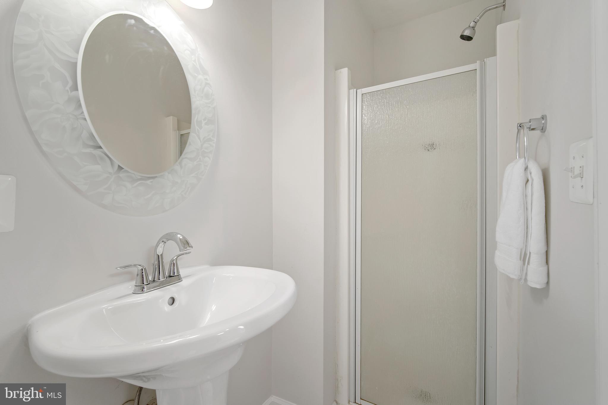 615 K Street Northeast Washington, DC 20002 - Photo 18 of 41 Main Level Bath