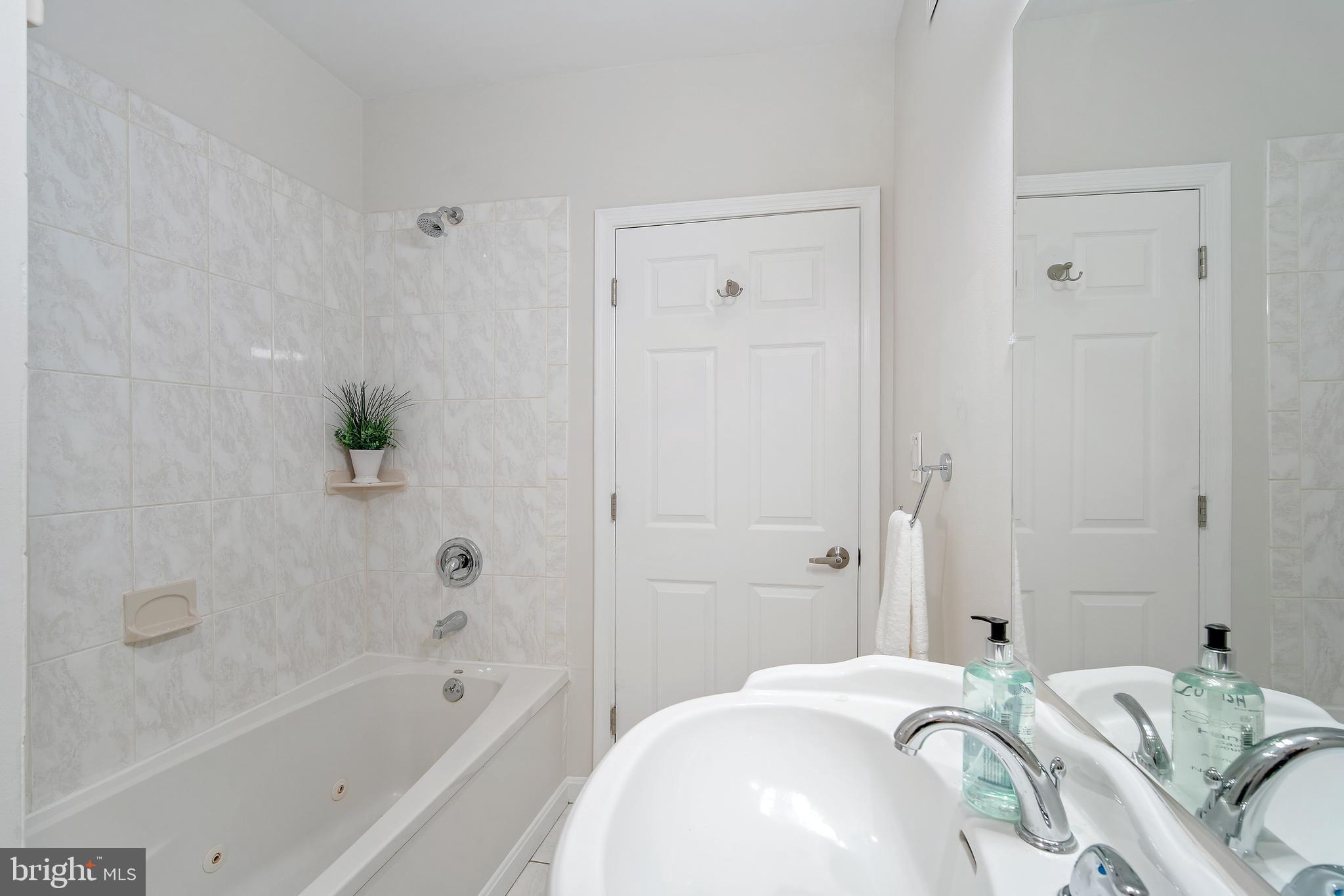 615 K Street Northeast Washington, DC 20002 - Photo 23 of 41 Full Bath