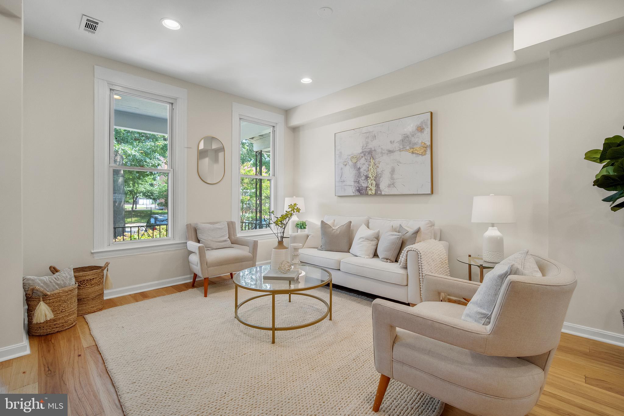615 K Street Northeast Washington, DC 20002 - Photo 7 of 41 Living Room