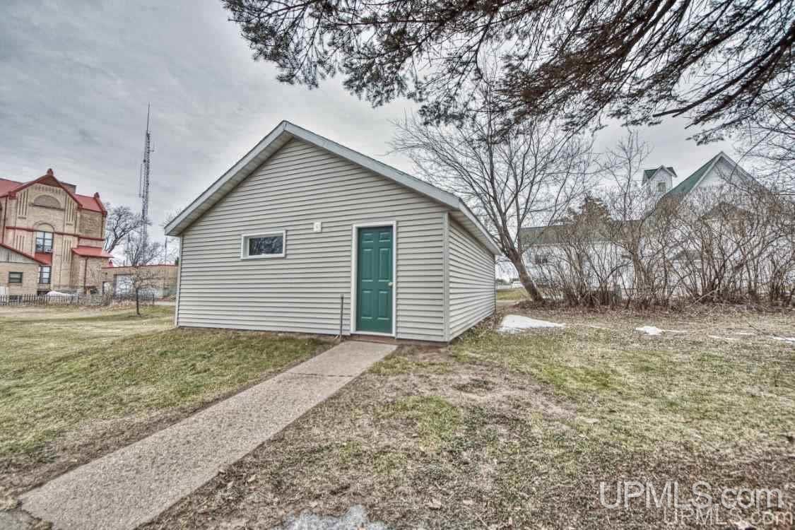 408 Spring Avenue Florence, WI 54121 - Photo 32 of 34 Gallery Image 32