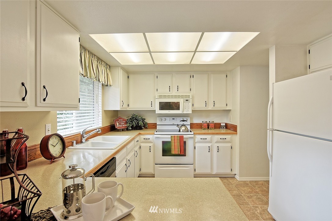3408 197th Place Southeast Bothell, WA 98012 - Photo 8 of 24