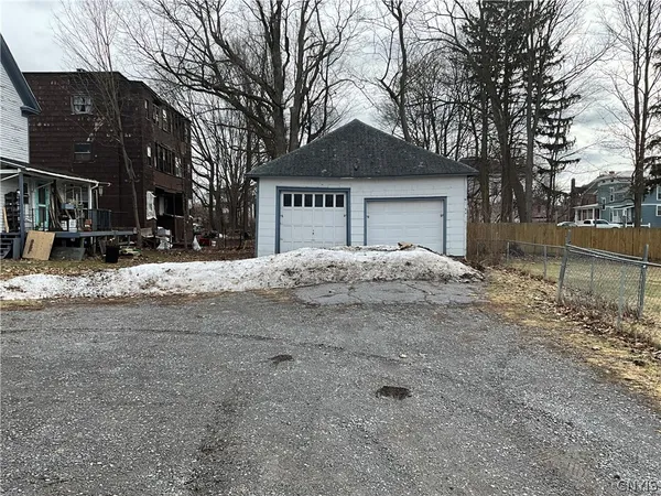 $1,100 | 222 Academy Street, Unit 1, Watertown, NY 13601