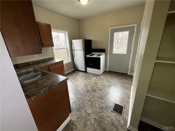 $1,100 | 222 Academy Street, Unit 1, Watertown, NY 13601