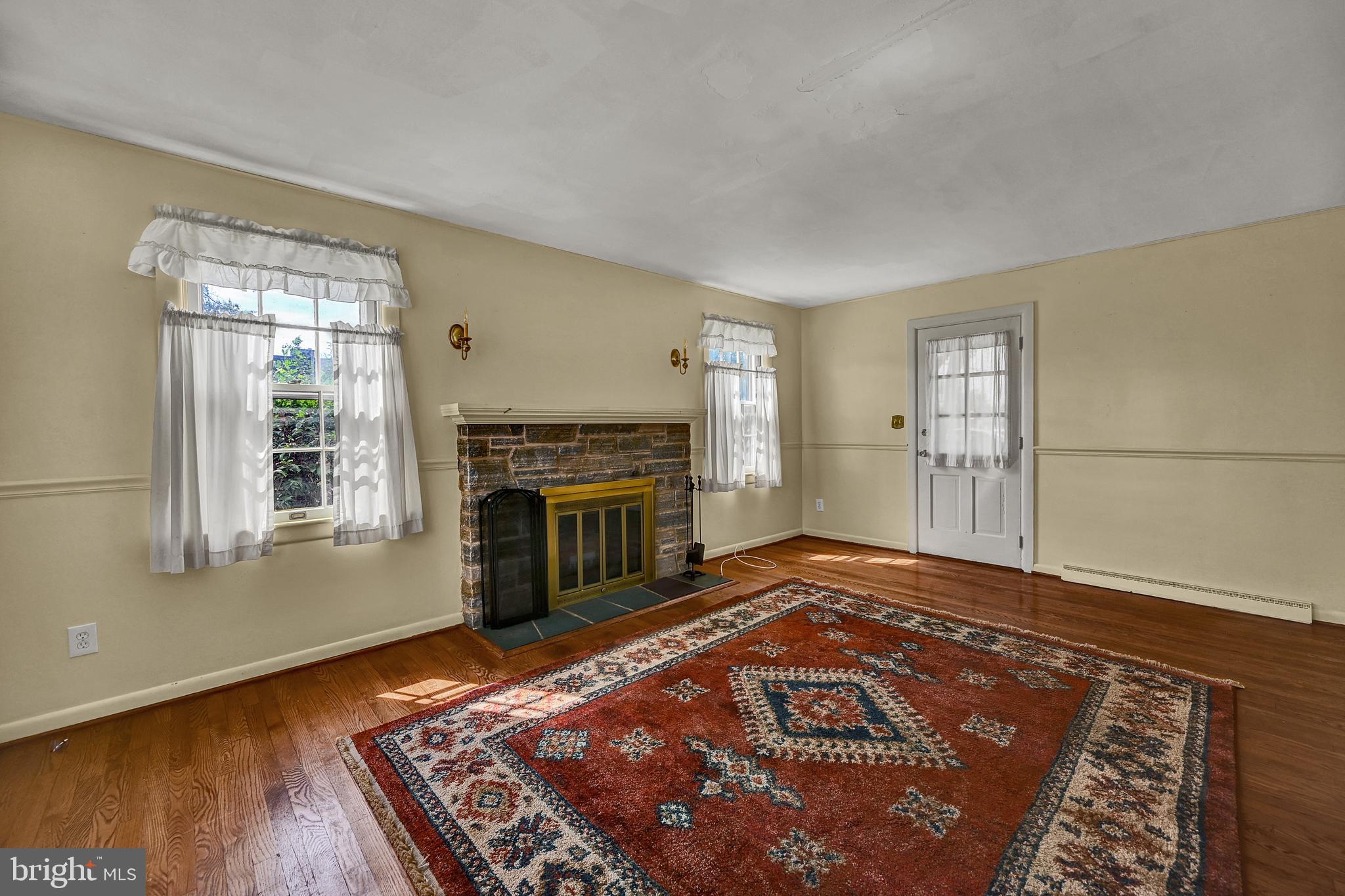800 Broadway Hanover, PA 17331 - Photo 4 of 37