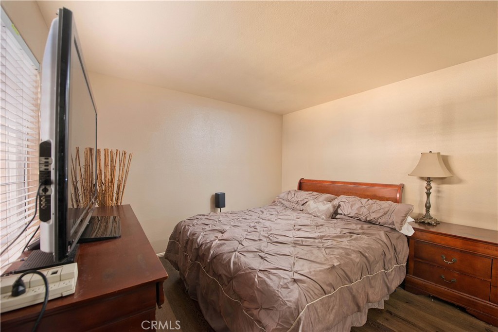 25829 Blake Court Stevenson Ranch, CA 91381 - Photo 14 of 33 Downstairs Guest bedroom