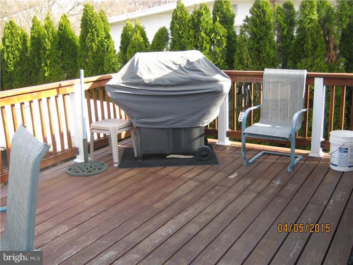 415 East Mill Road Maple Shade, NJ 08052 - Photo 4 of 20 Deck