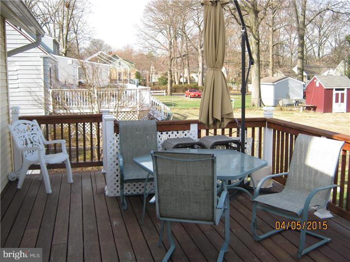415 East Mill Road Maple Shade, NJ 08052 - Photo 5 of 20 Deck