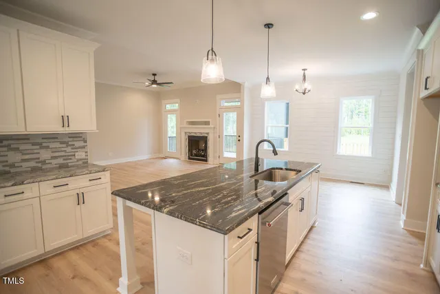 $749,900 | 27 Batten Hl Lane, Selma, NC 27576