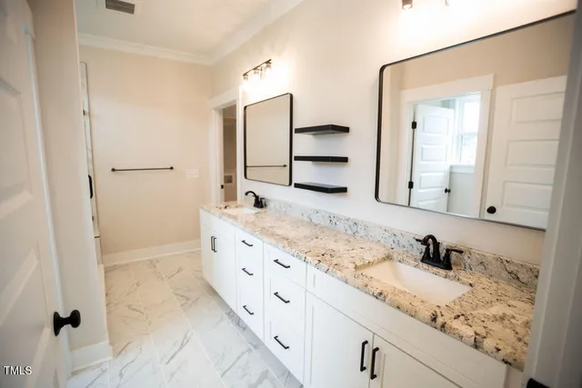 $749,900 | 27 Batten Hl Lane, Selma, NC 27576