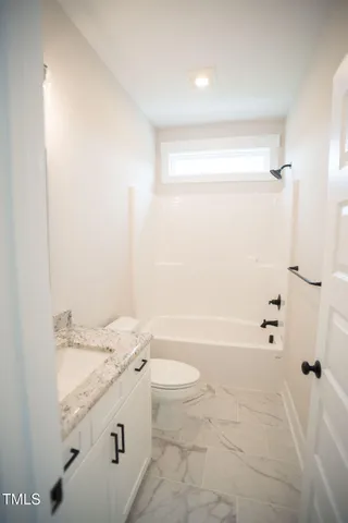 $749,900 | 27 Batten Hl Lane, Selma, NC 27576