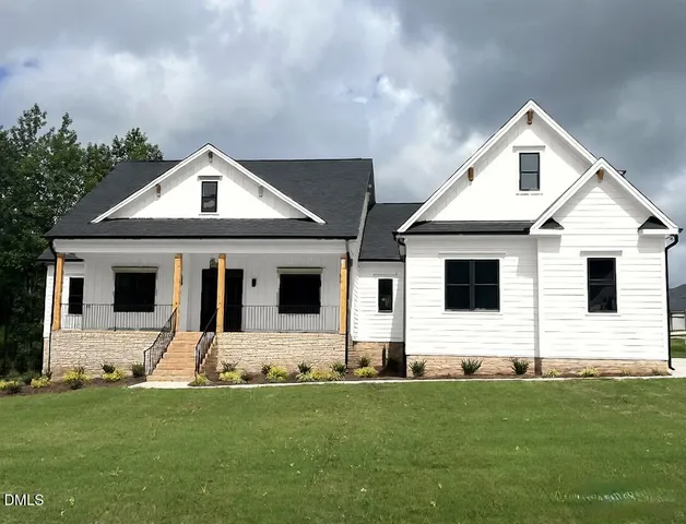 $749,900 | 27 Batten Hl Lane, Selma, NC 27576