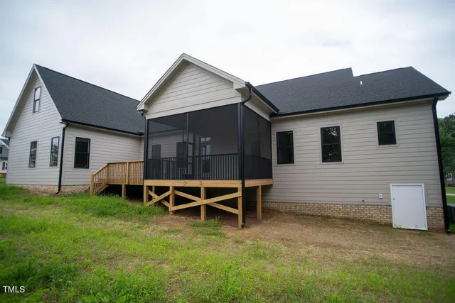 $749,900 | 27 Batten Hl Lane, Selma, NC 27576