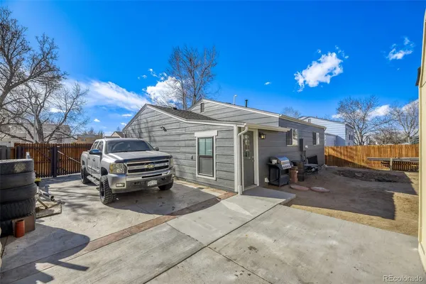 $400,000 | 19093 East 22nd Drive, Aurora, CO 80011