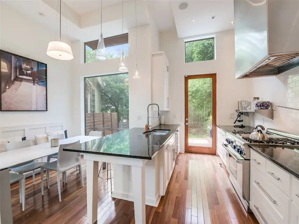 $8,000 | 1621 West 12th Street, Unit A, Austin, TX 78703