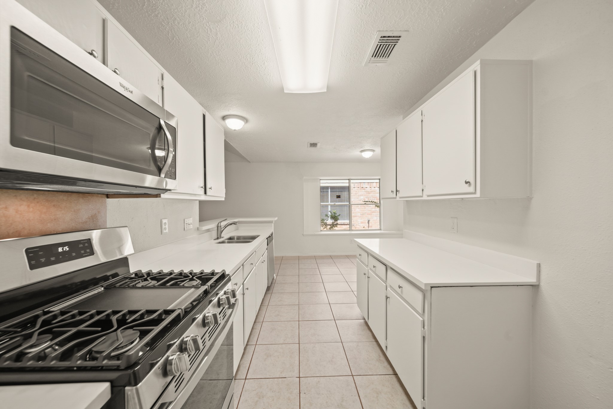 2806 Old Fort Road Sugar Land, TX 77479 - Photo 3 of 16