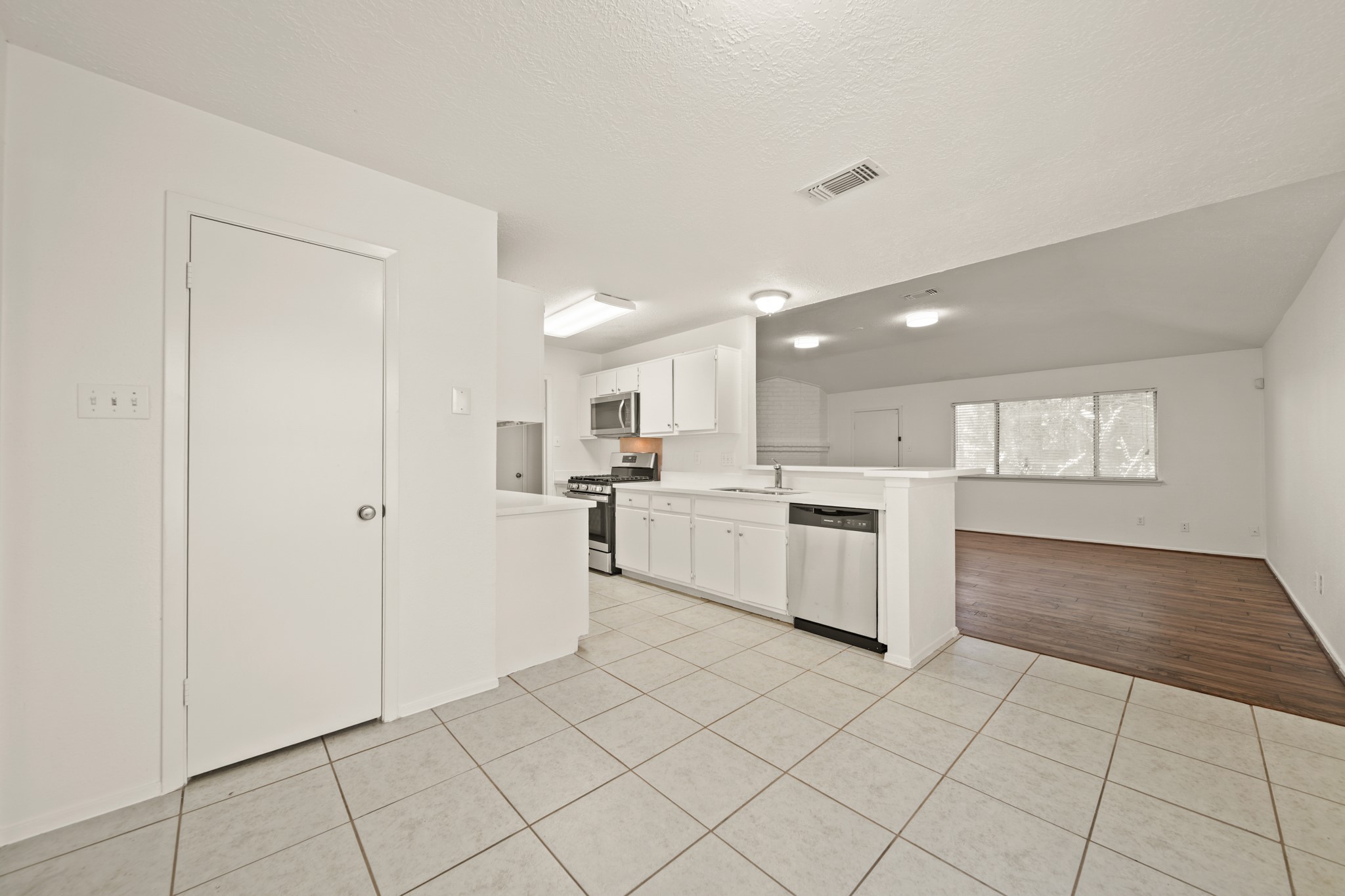2806 Old Fort Road Sugar Land, TX 77479 - Photo 5 of 16
