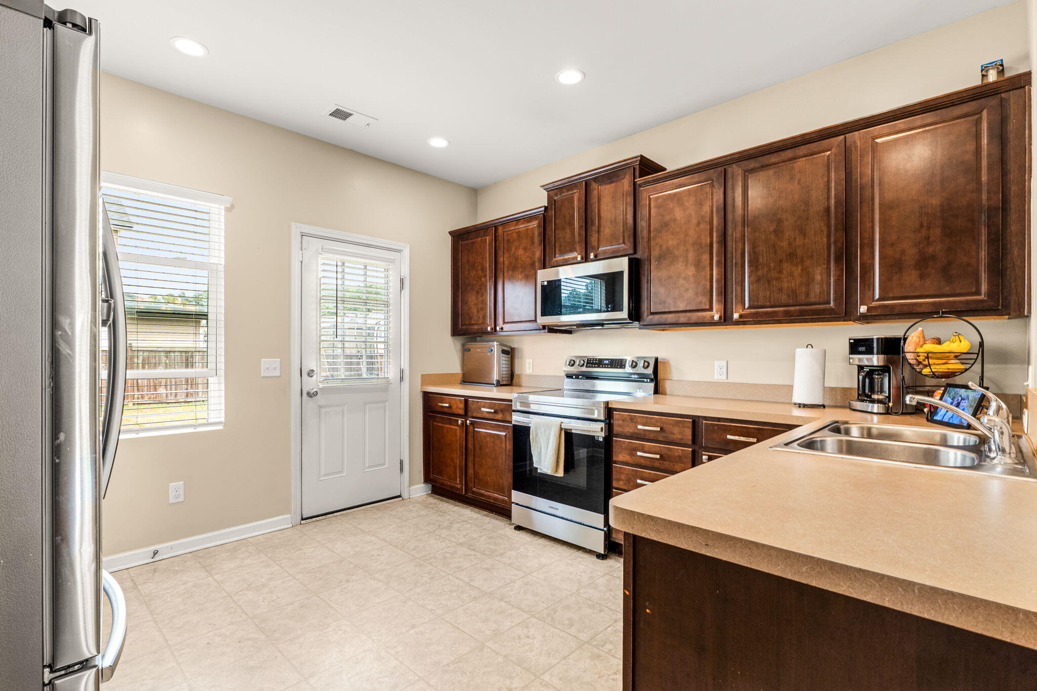 192 Brookhaven Road Summerville, SC 29486 - Photo 10 of 36