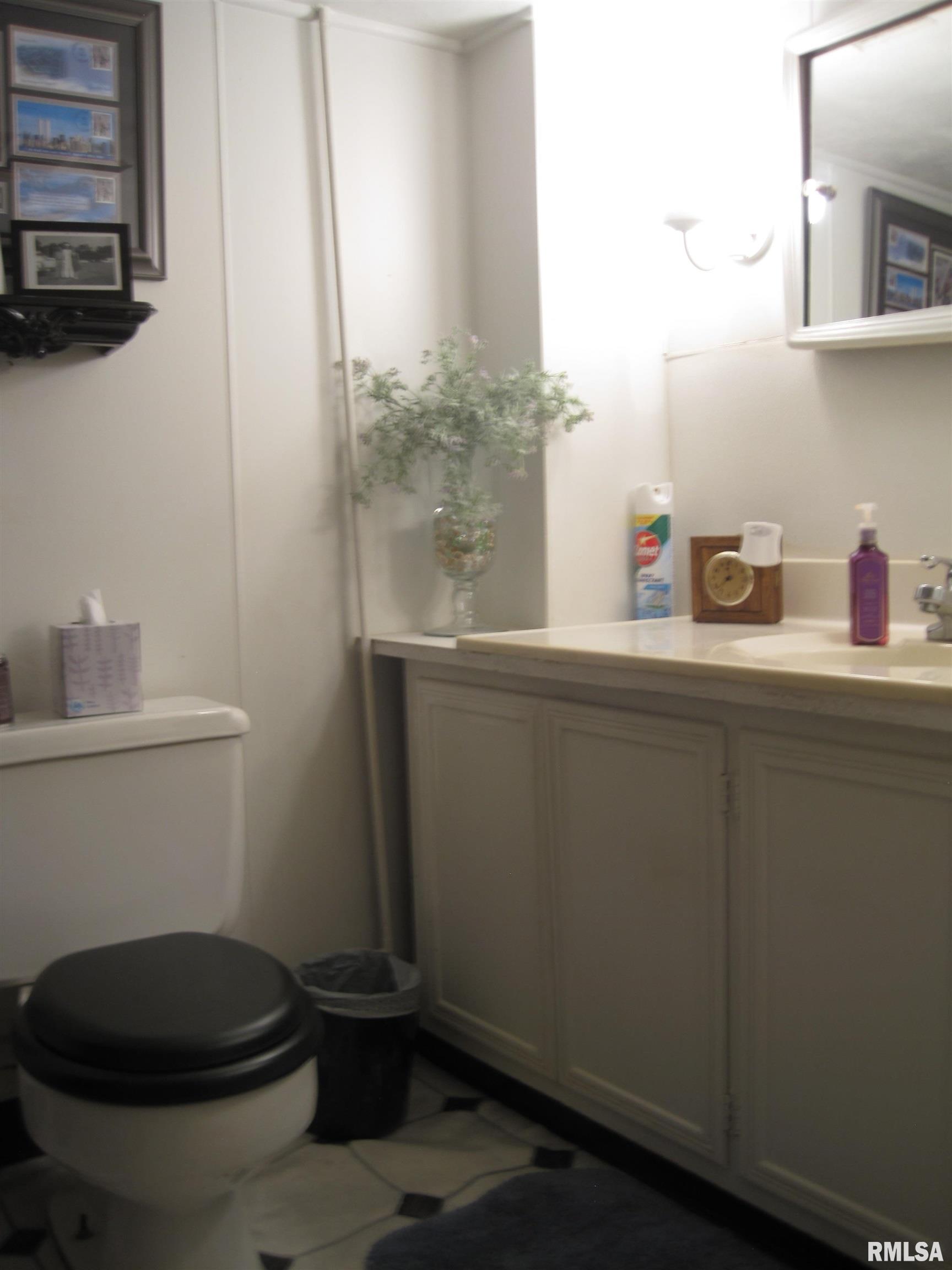 5727 North Hamilton Road Peoria, IL 61614 - Photo 17 of 23 Gallery Image 17