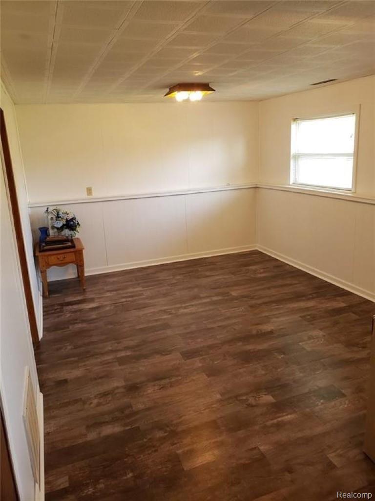 13128 North Clio Road Clio, MI 48420 - Photo 9 of 19 9.jpg