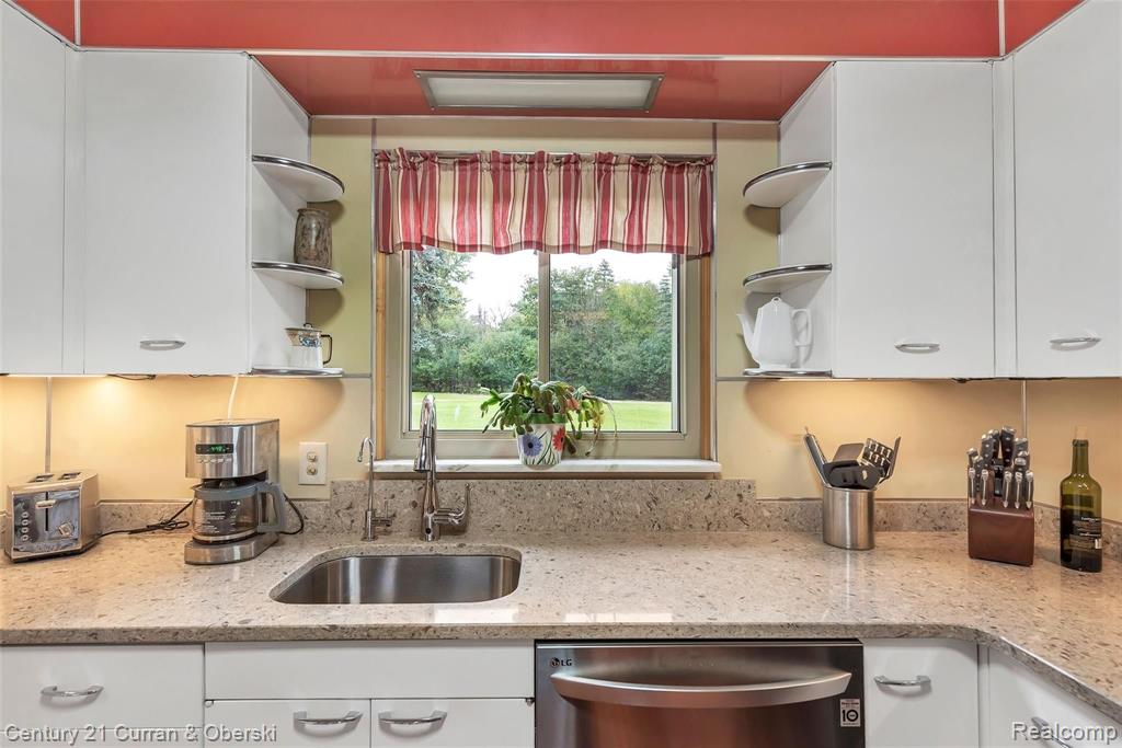 21605 West Thirteen Mile Road Franklin, MI 48025 - Photo 10 of 43