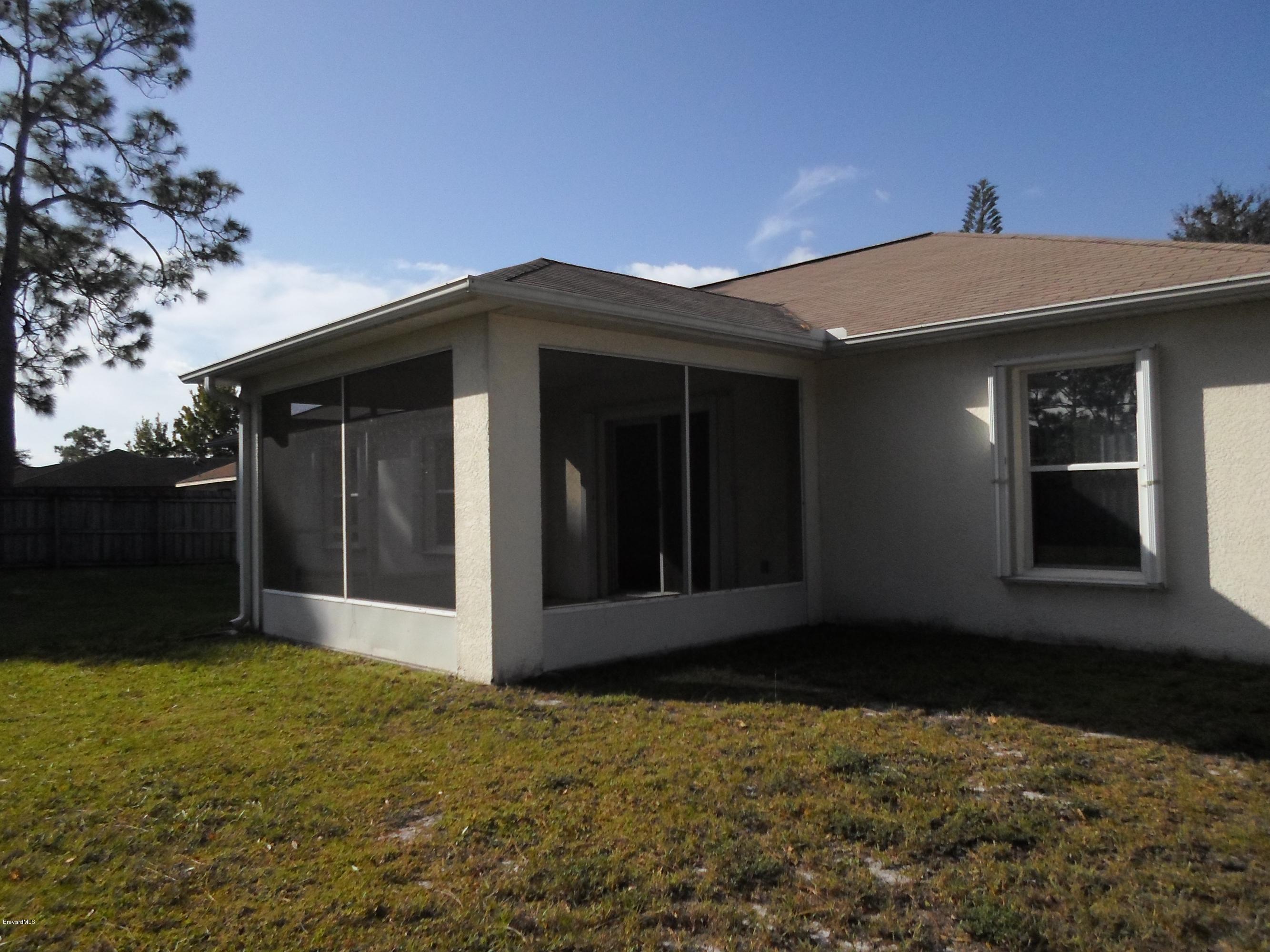 461 Lisa Road Northeast Palm Bay, FL 32907 - Photo 3 of 12 461 Lisa 036