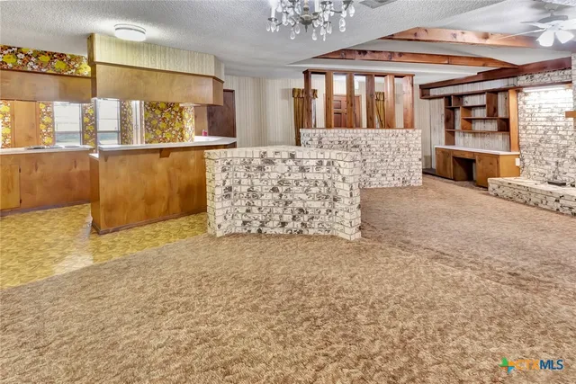 $699,000 | 10957 Highway 77, Schulenburg, TX 78956