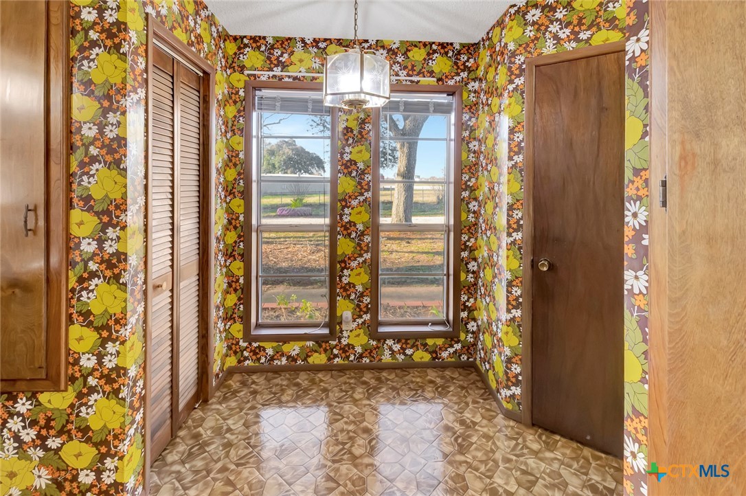 10957 Highway 77 Schulenburg, TX 78956 - Photo 7 of 35