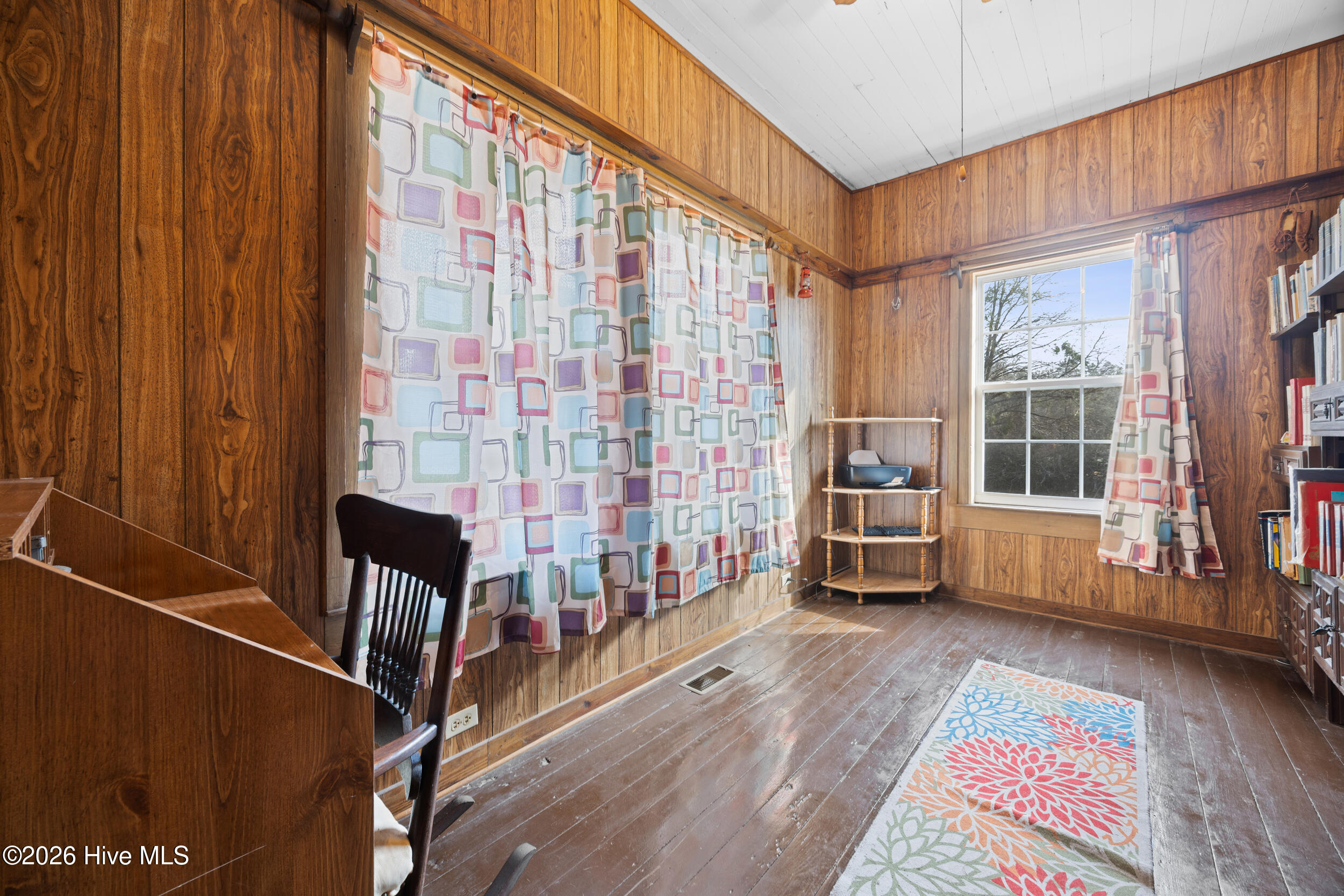 130 M J Johnson Road Turkey, NC 28393 - Photo 16 of 24 15_office/reading nook
