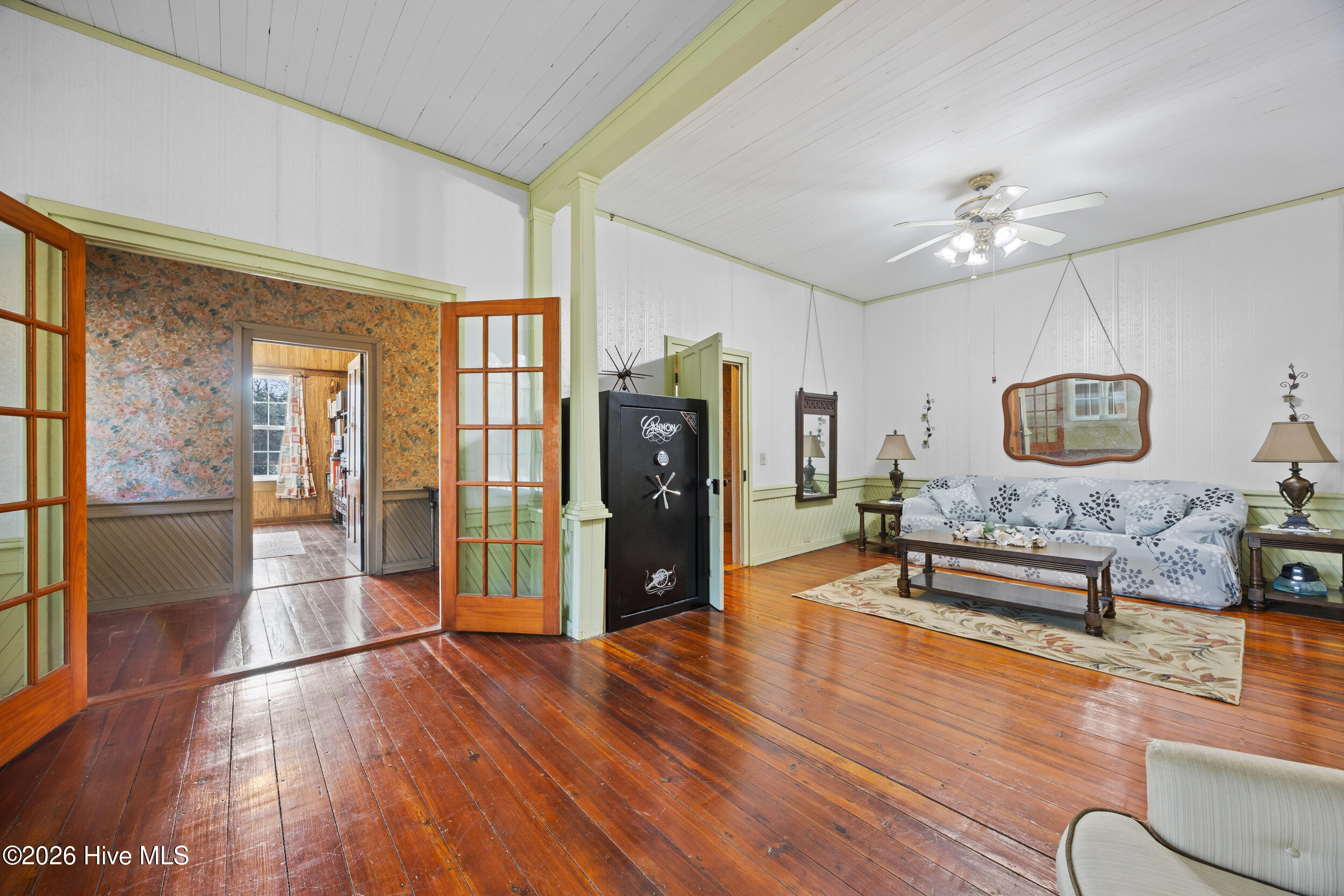130 M J Johnson Road Turkey, NC 28393 - Photo 6 of 24 18_living room