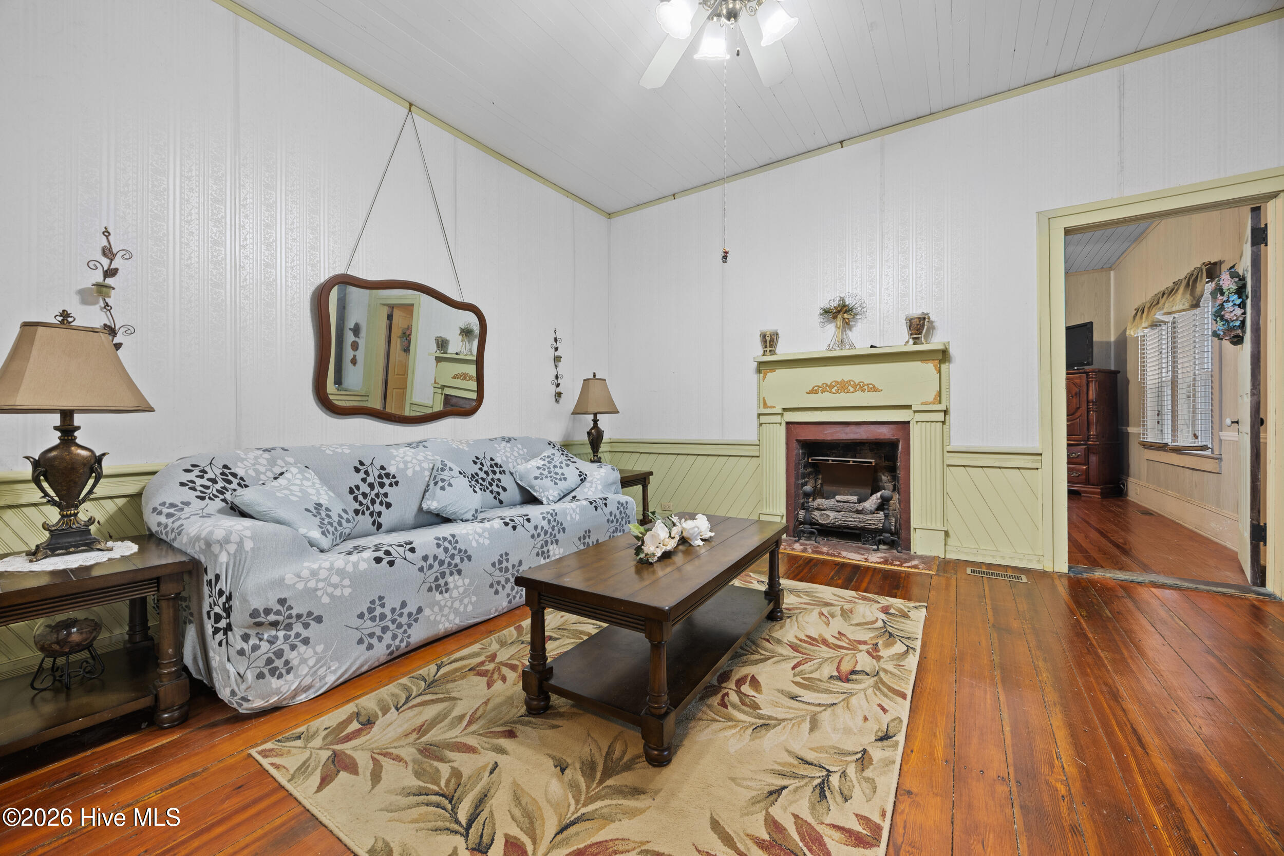 130 M J Johnson Road Turkey, NC 28393 - Photo 7 of 24 19_living room