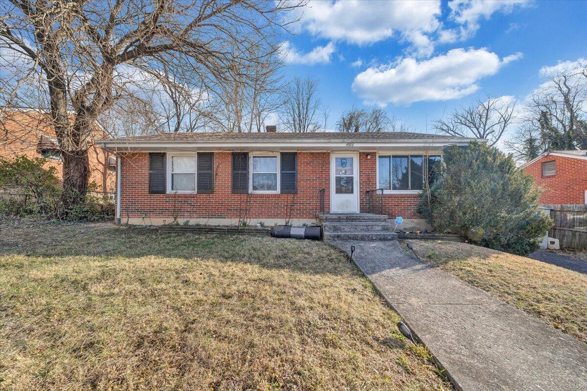 4928 Rowe Ridge Road Northwest Roanoke, VA 24017 - Photo 1 of 11 24-MIB02670